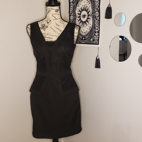 Akira Chicago Black Label Dress - Picture 3 of 6